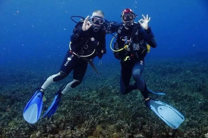 中国海外宏洋集团盘中异动 股价大跌5.05%